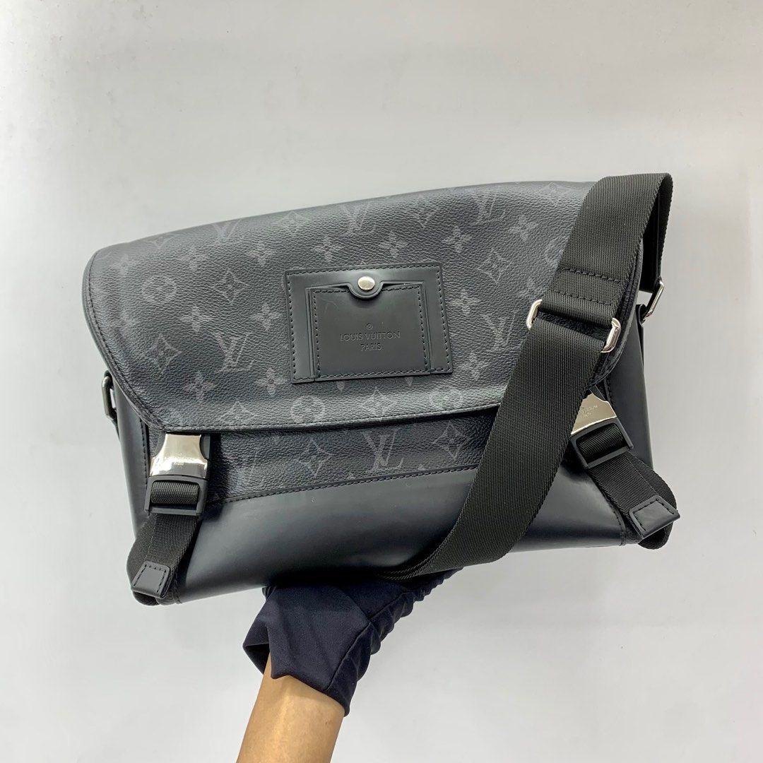 LOUIS VUITTON M40511 MESSENGER PM VOYAGER MONOGRAM ECLIPSE BAG 237015867 -,  Luxury, Bags & Wallets on Carousell