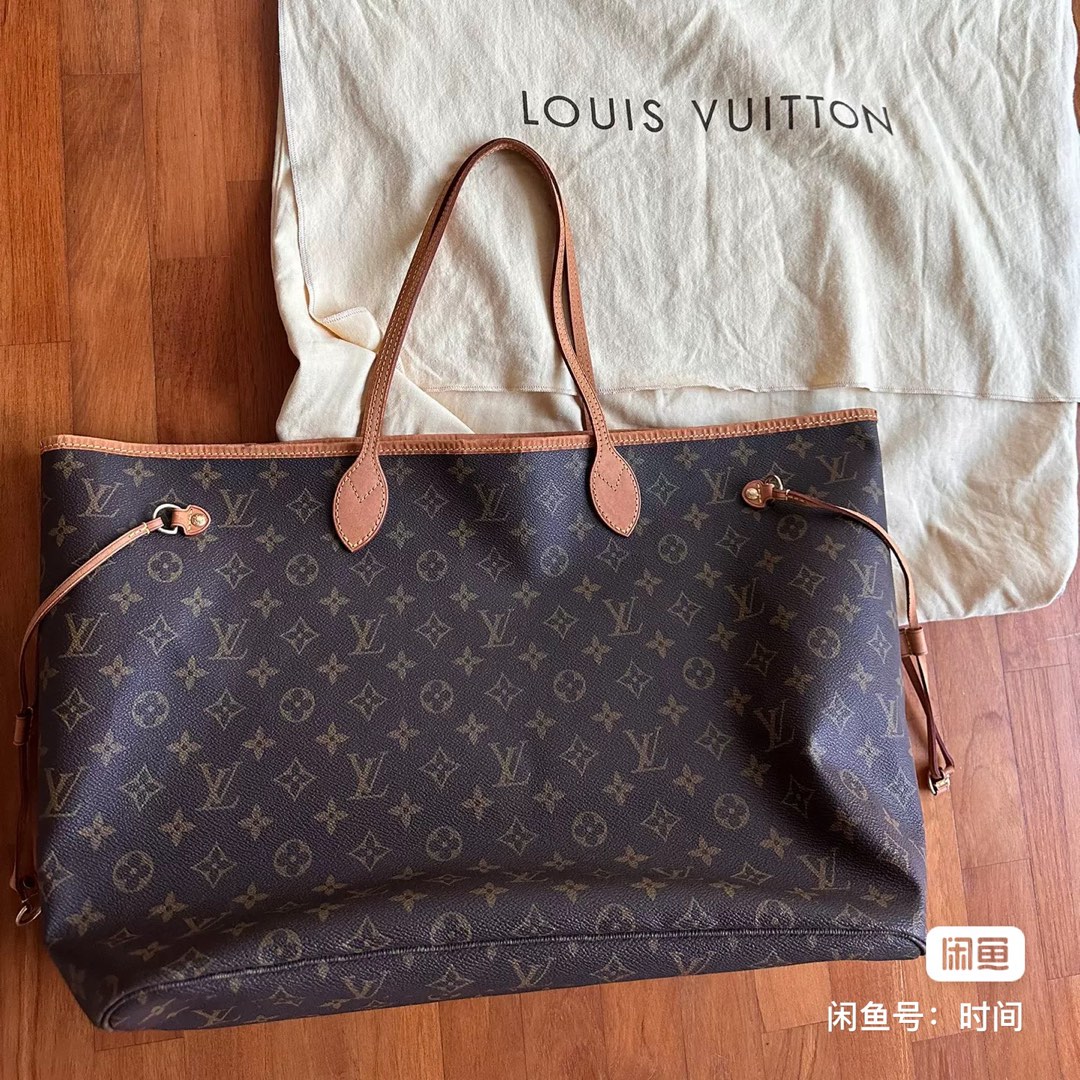 Louis Vuitton Blue Marine Epi Leather Neverfull MM Bag Louis