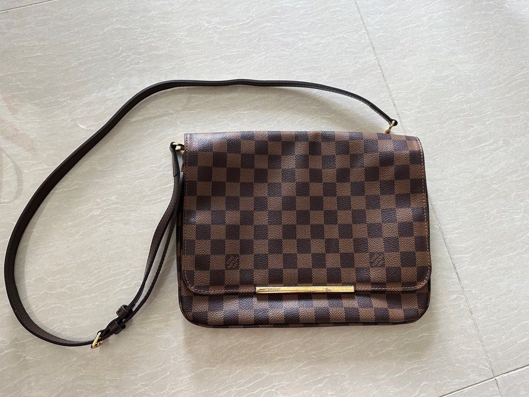 Louis Vuitton Hoxton GM, Luxury, Bags & Wallets on Carousell