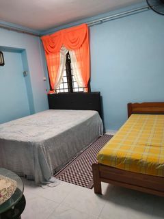 Malay single landlady. LADIES ENVIRONMENT.SO PREFER LADIES. 2 TO 3 PAX. IMMED
