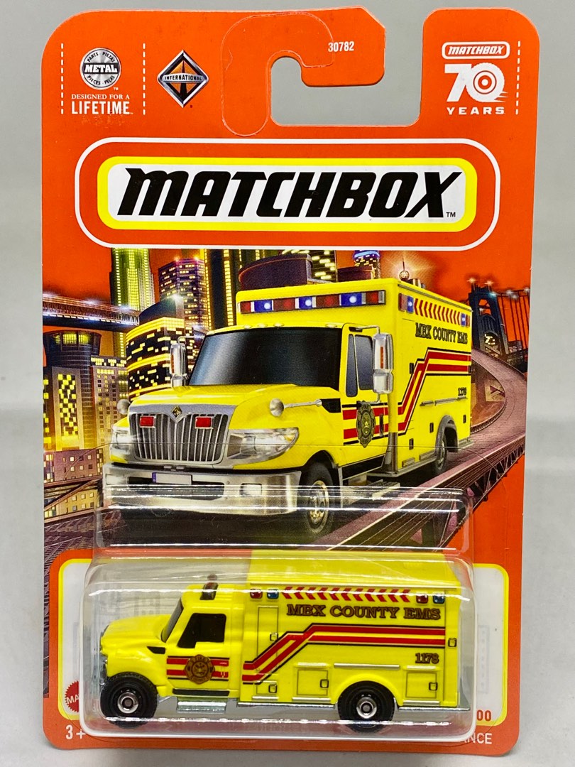 MBX Matchbox INTERNATIONAL WORKSTAR AMBULANCE Yellow Emergency Rescue