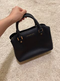 (Category: ) located in . Submitted by lucky_luxe (Listing ID 1233538393, Image 1). Description: .