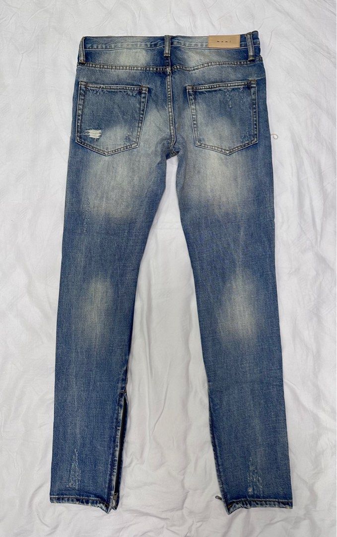 MNML | Distressed Ankle-Zip Jeans (Category: Jeans) located in Lapu Lapu. Submitted by nervecloset (Listing ID 1233473404, Image 2). Description: MNML | Distressed Ankle-Zip Jeans size 31 on tag.. 34 actual waistline Actual measurements shown in photos Excellent condition 1850 + sf.