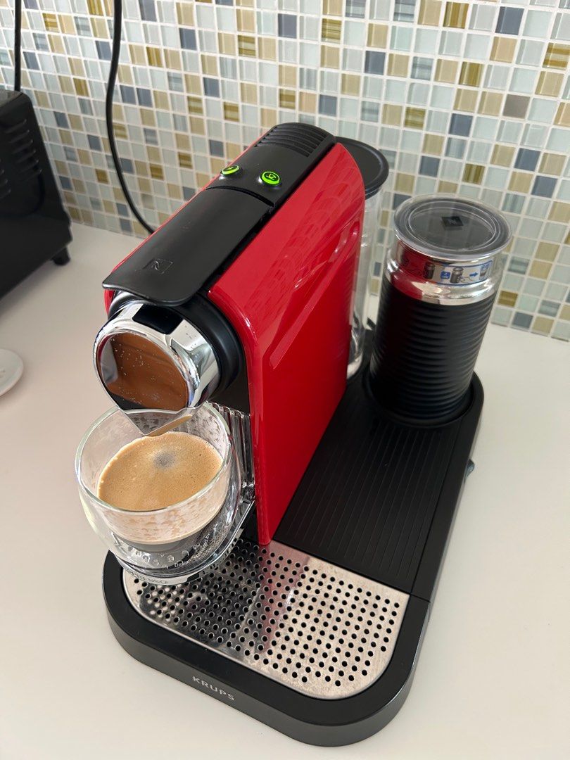Nespresso D120 with Milk, TV & Appliances, Kitchen Appliances, Coffee Machines & Makers on Carousell