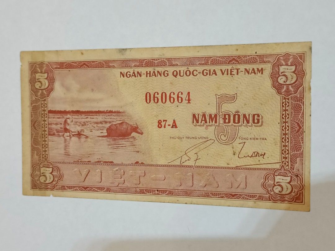 Old notes (Category: Currency) located in Singapore. Submitted by herz0g (Listing ID 1233510016, Image 1). Description: send me your best offer for individual note.