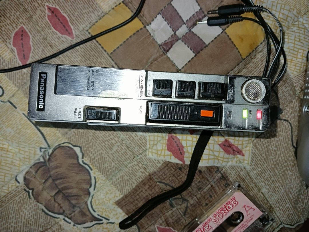 Panasonic RQ 337 cassette player (Category: Portable Music Players) located in Antipolo. Submitted by carnagevisors1990 (Listing ID 1233513010, Image 2). Description: vintage, AS IS PLAY, REWIND,FF,RECORD BUTTON working. Issue sound ugong lang. Made in Japan.