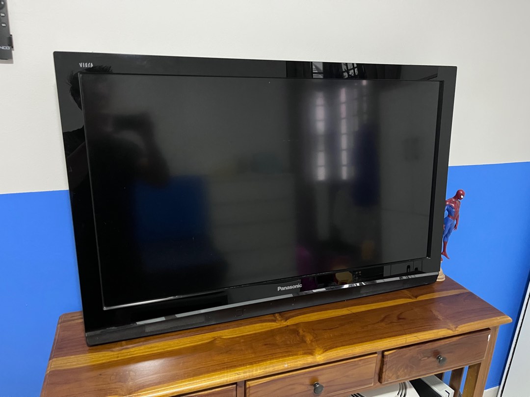Panasonic TV 42 inch, TV & Home Appliances, TV & Entertainment, TV on
