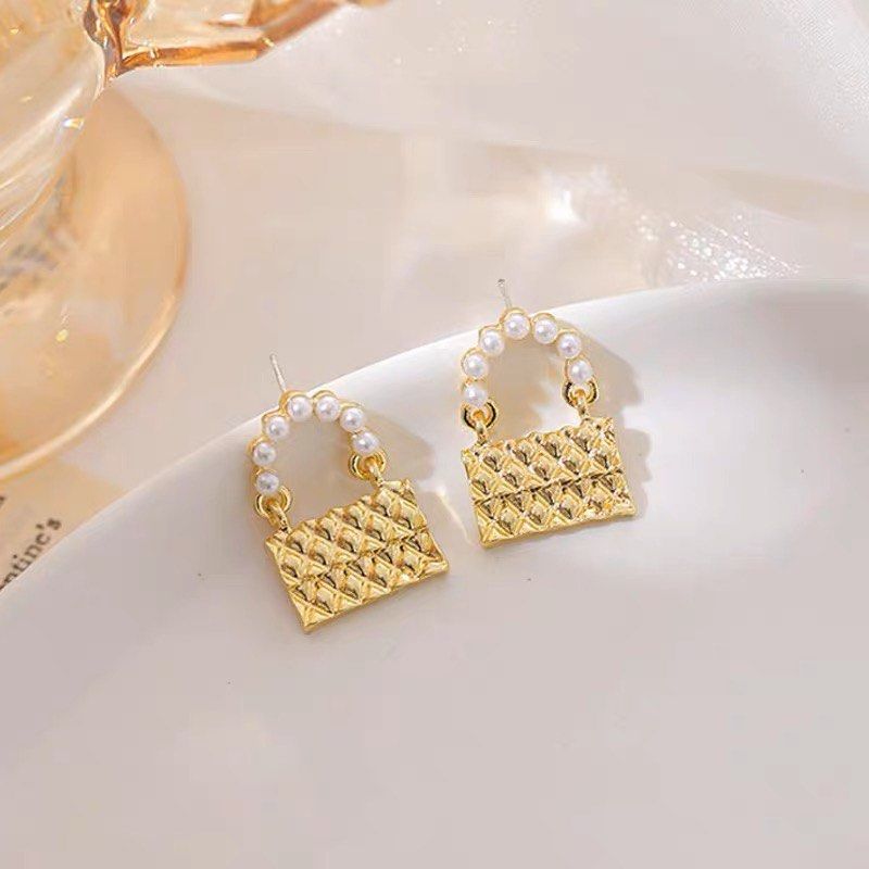 Gold best sale formal earrings