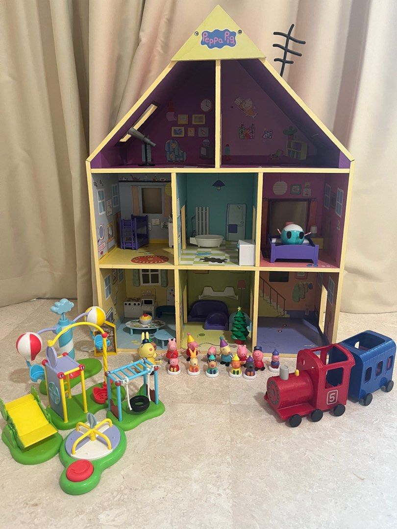 Peppa pig wooden house and accessories, Hobbies & Toys, Toys & Games on