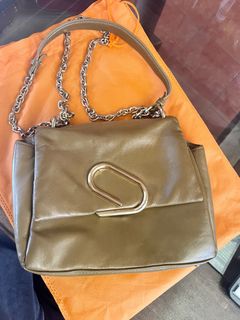 (Category: ) located in . Submitted by phbudgetluxuryfinds (Listing ID 1233424913, Image 1). Description: .