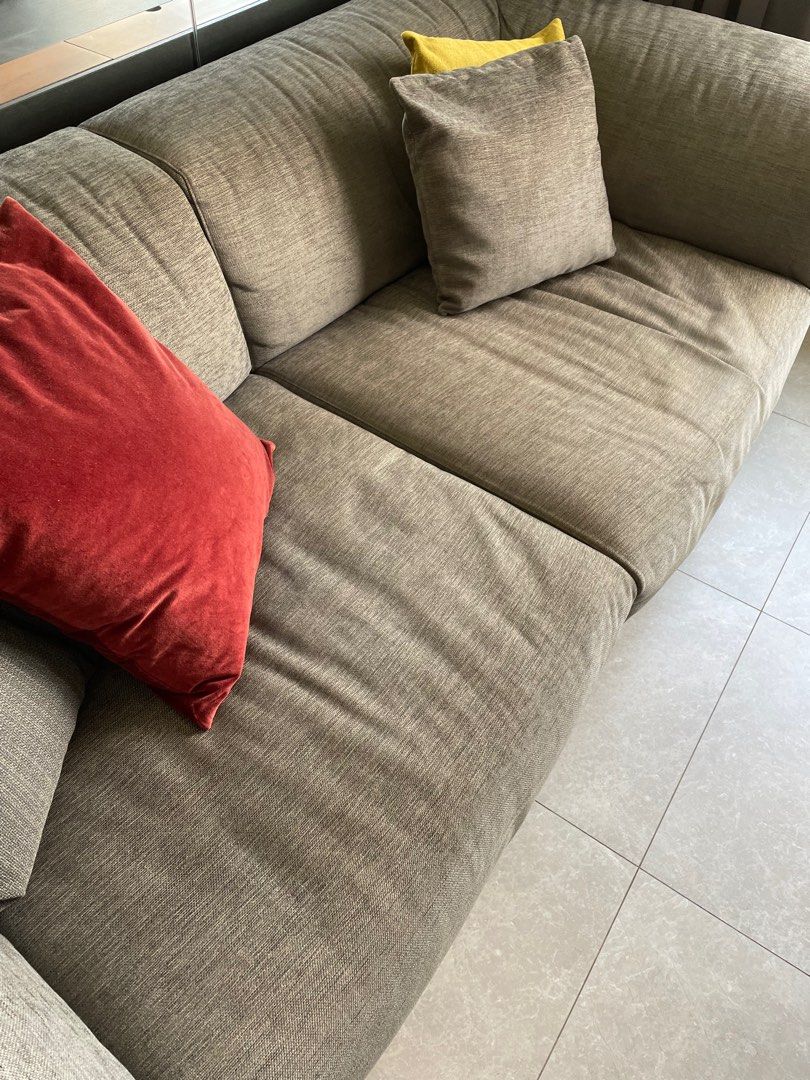 Poliform Metropolitan Sofa, Furniture & Home Living, Furniture, Sofas ...