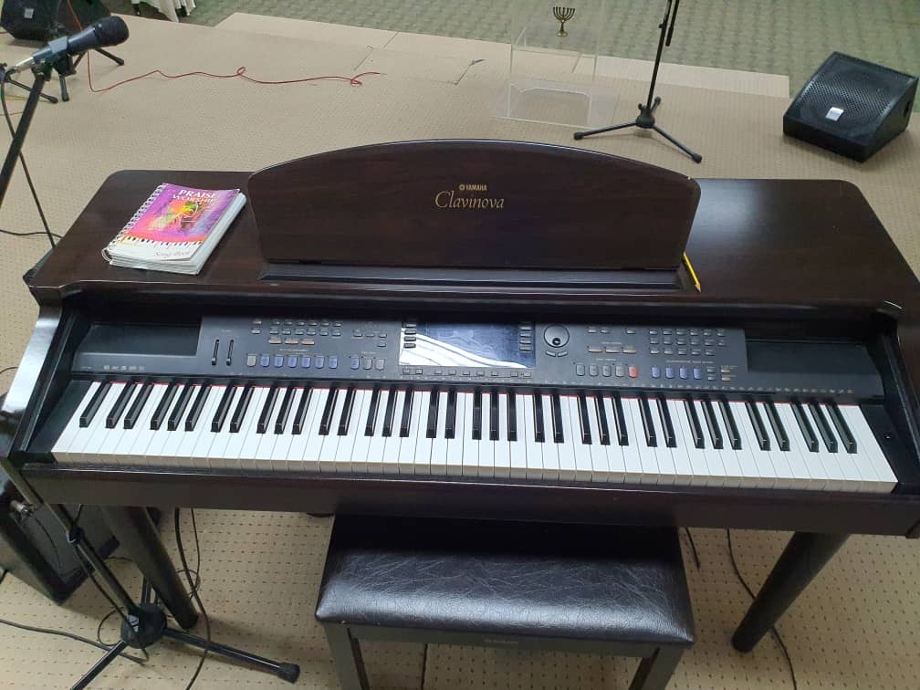 Cvp on sale 105 clavinova