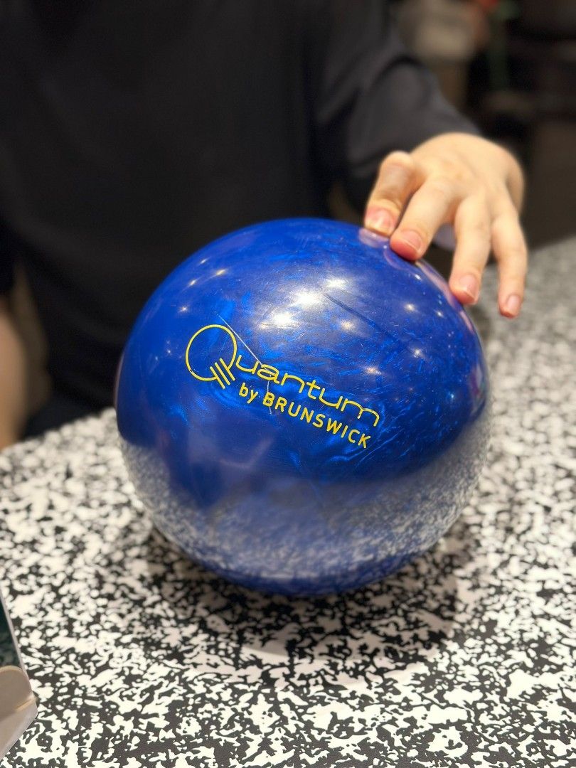 Quantum bias bowling ball, Sports Equipment, Sports & Games, Billiards