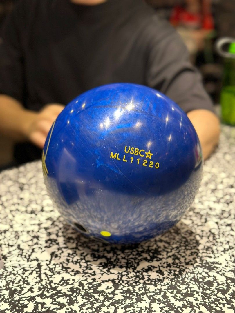 Quantum bias bowling ball, Sports Equipment, Sports & Games, Billiards