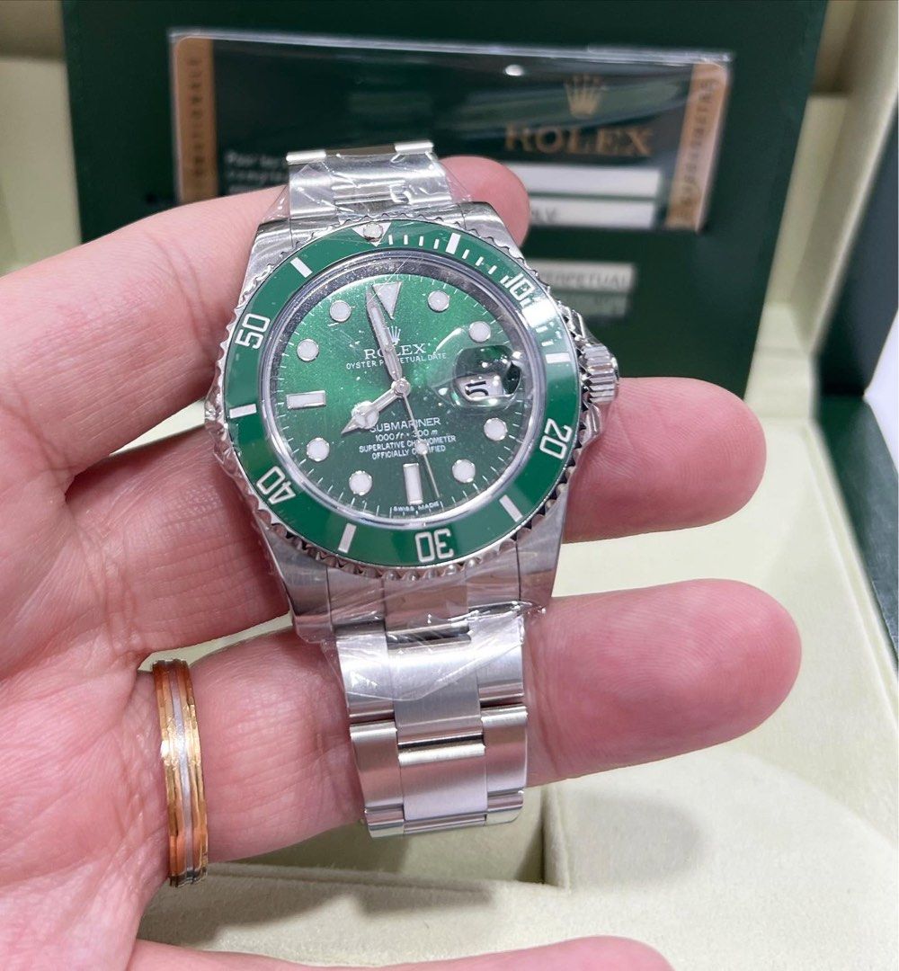 Rolex Submariner 116610LV Hulk - 40mm Mens Watch - Green Dial - Box & Papers - 2017