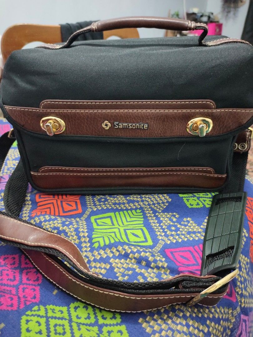 Samsonite sling bag