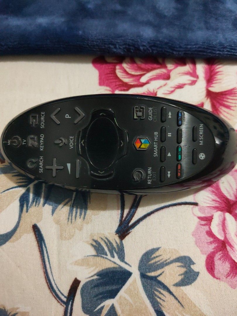 Samsung controller (Category: TV Parts & Accessories) located in Singapore. Submitted by fazilchan1302 (Listing ID 1233508413, Image 3). Description: Samsung controller can use like mouse on the tv screen.