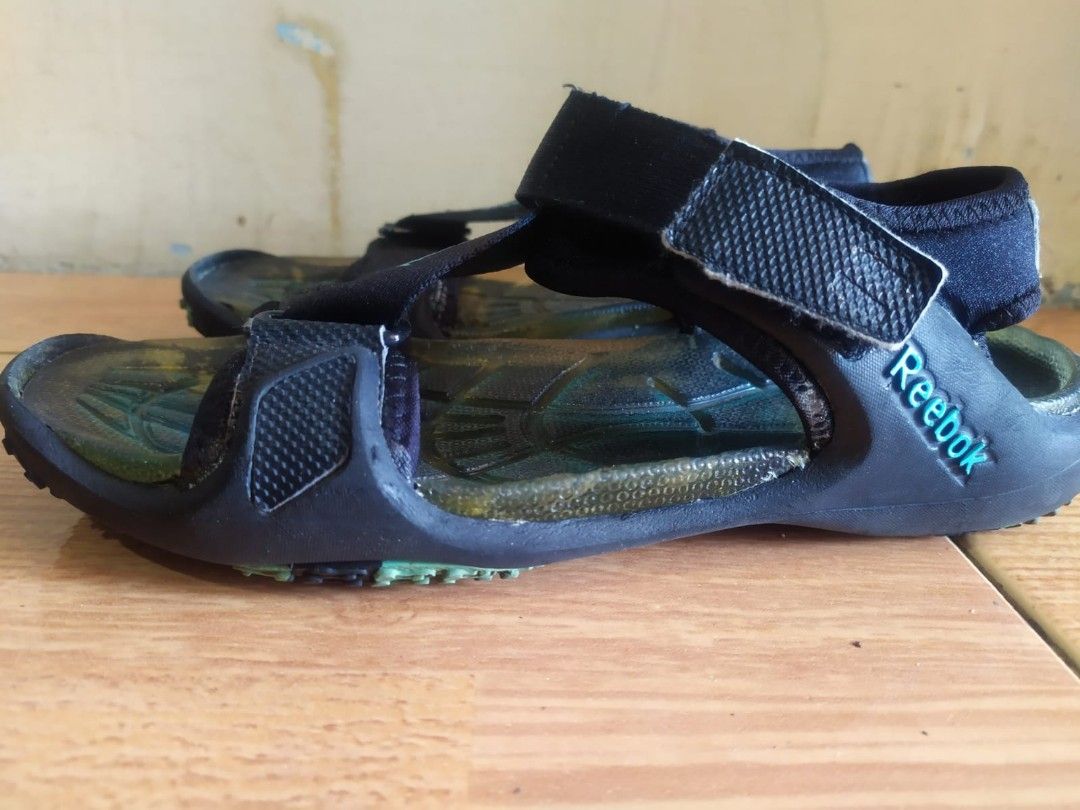 Sandal gunung hot sale reebok original