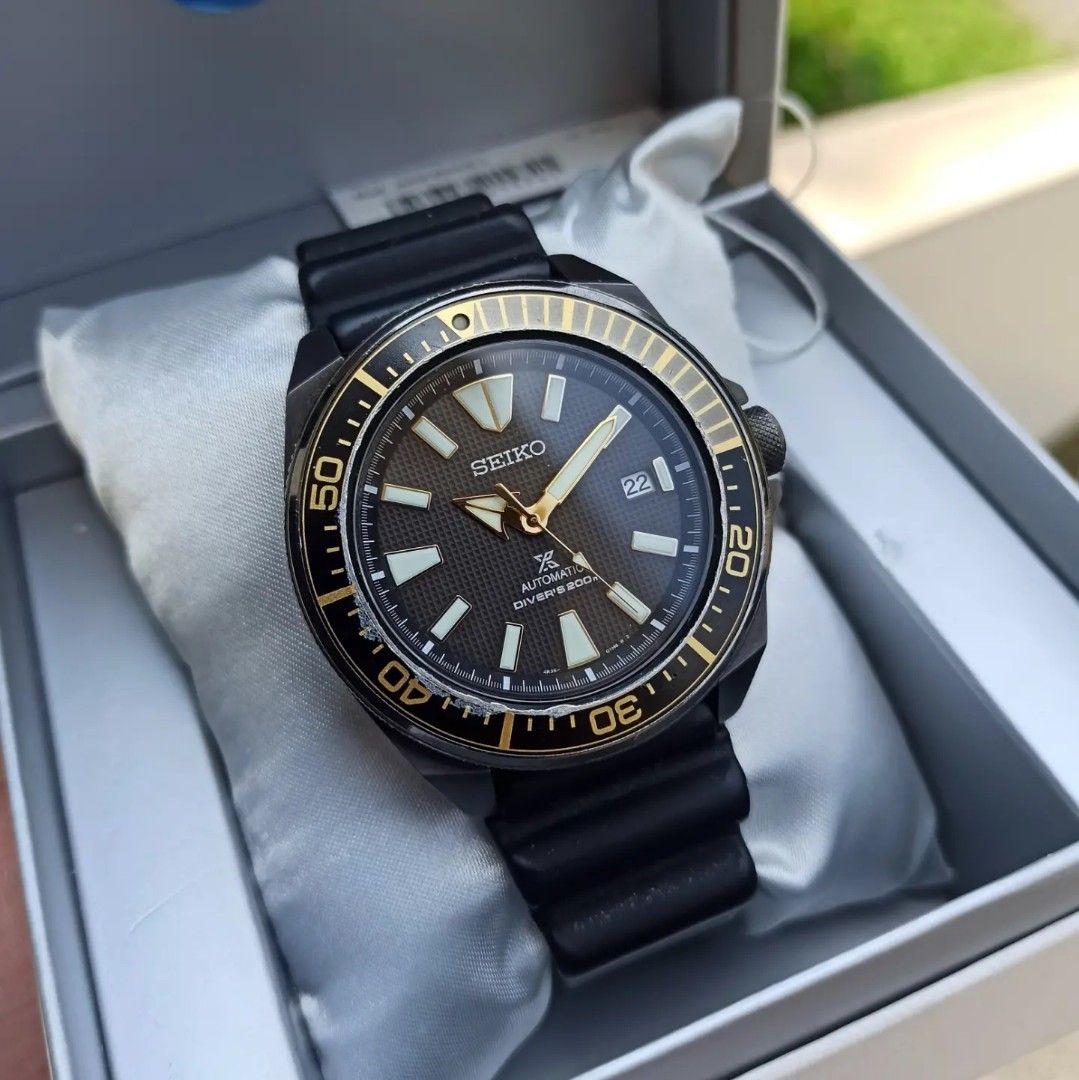 Seiko samurai black outlet gold review