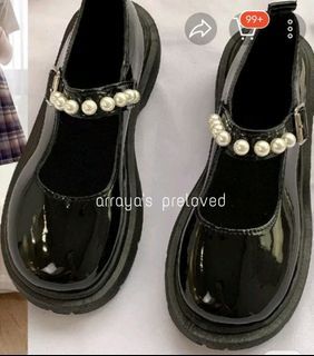 Sepatu Pearly Loafers Glossy Black