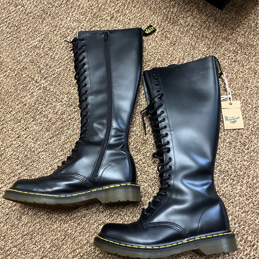Dr martens top airwair sale