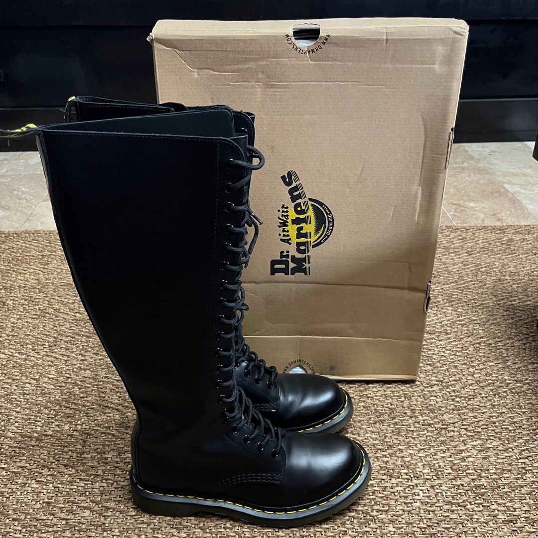 Dr martens airwair top sale