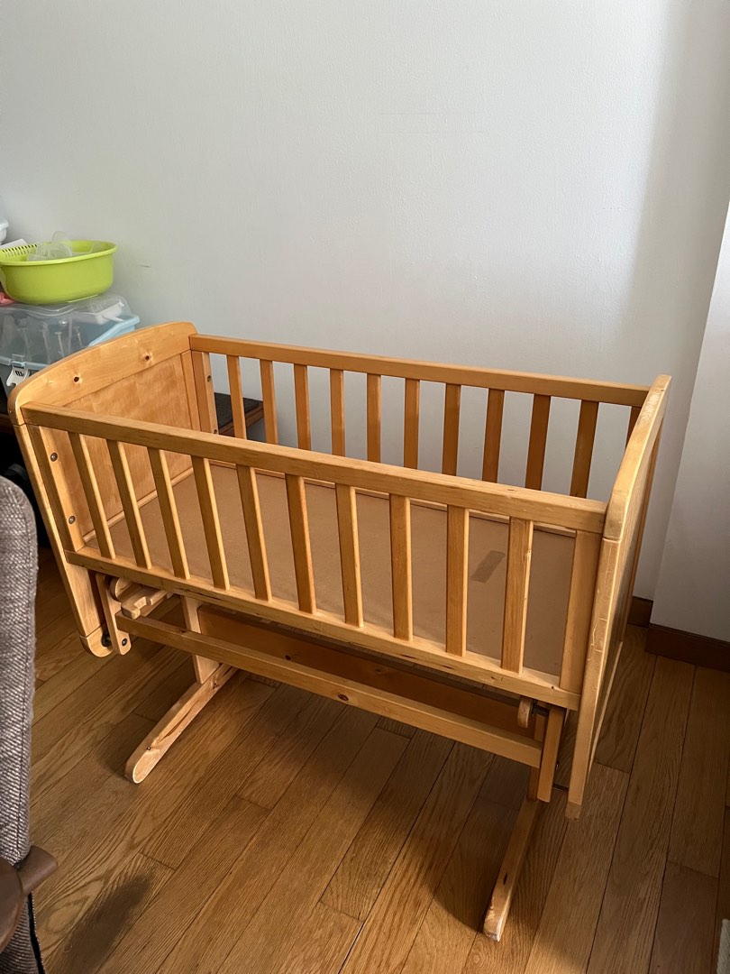 Small rocking crib discount