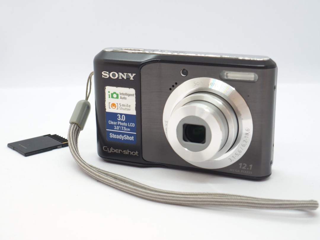 Sony Cybershot S2100 Compact CCD digital camera, Photography, Cameras