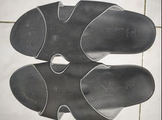 Spenco  rubber  slipper (preloved)