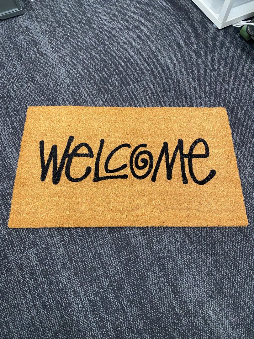 https://media.karousell.com/media/photos/products/2023/5/23/stussy_welcome_mat_1684844064_dbc611e0.jpg