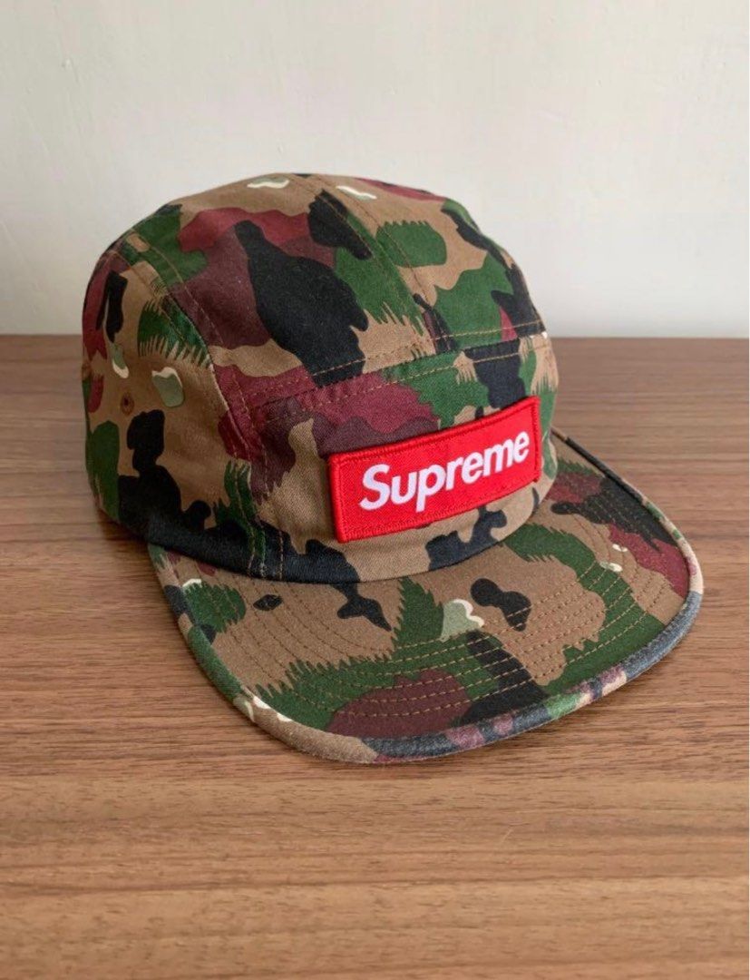 Supreme camo camp cap 5 panels 厚章帽迷彩, 名牌, 飾物及配件- Carousell