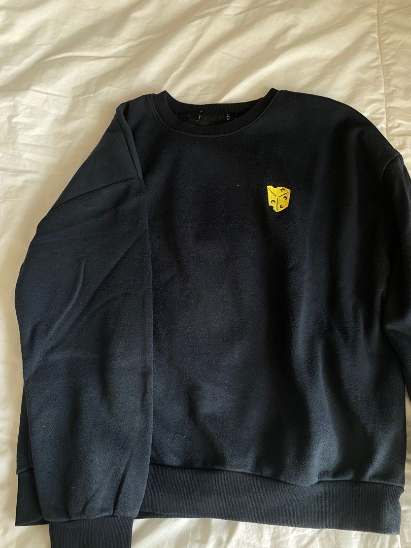 Switer, Fesyen Wanita, Pakaian Wanita, Baju Luaran di Carousell