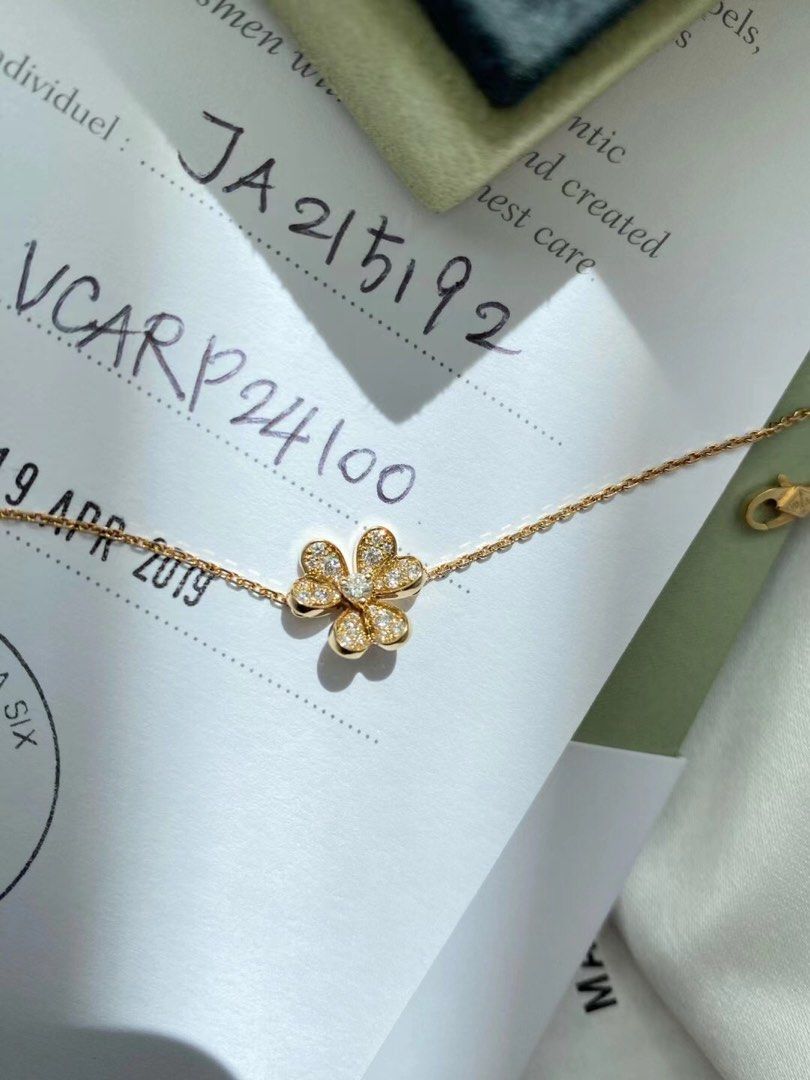 Van Cleef & Arpels, 女裝, 飾物及配件, 手鍊 Carousell