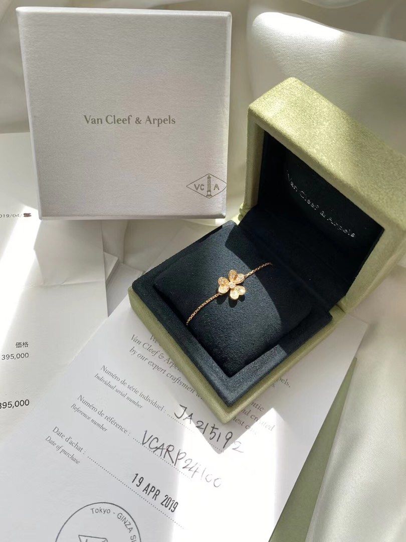 Van Cleef & Arpels, 女裝, 飾物及配件, 手鍊 Carousell