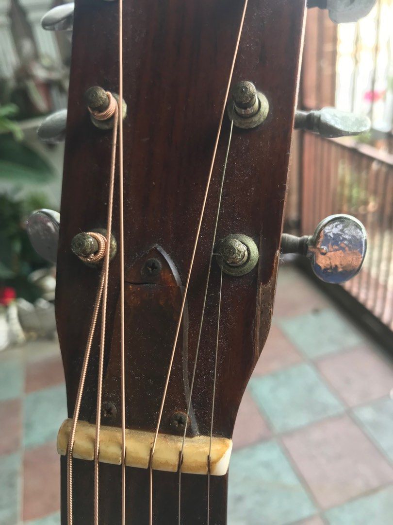 VINTAGE FENDER F03 ACOUSTIC GUITAR, Hobbies & Toys, Music & Media