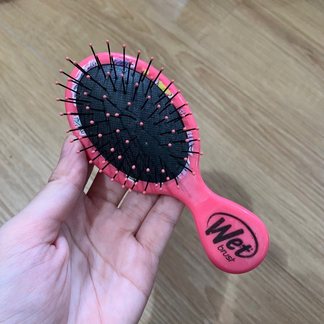 Has this happen to anyone else's Wet Brush? I'm having to always clean out  these fluffs from the brush. I use it on my wet and dry hair daily :  r/Sephora