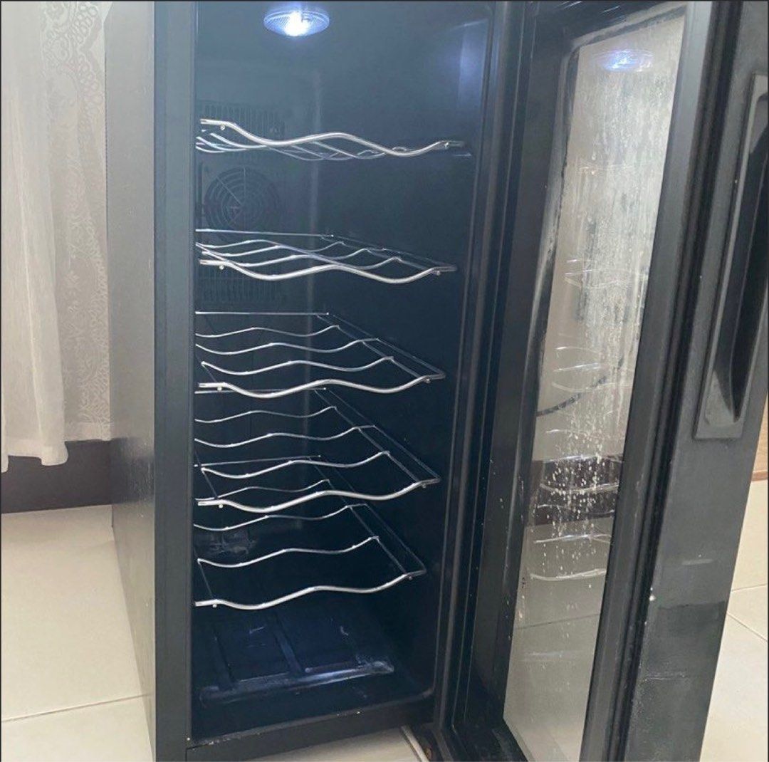 Wine fridge, wine chiller, TV & Home Appliances, Other Home Appliances