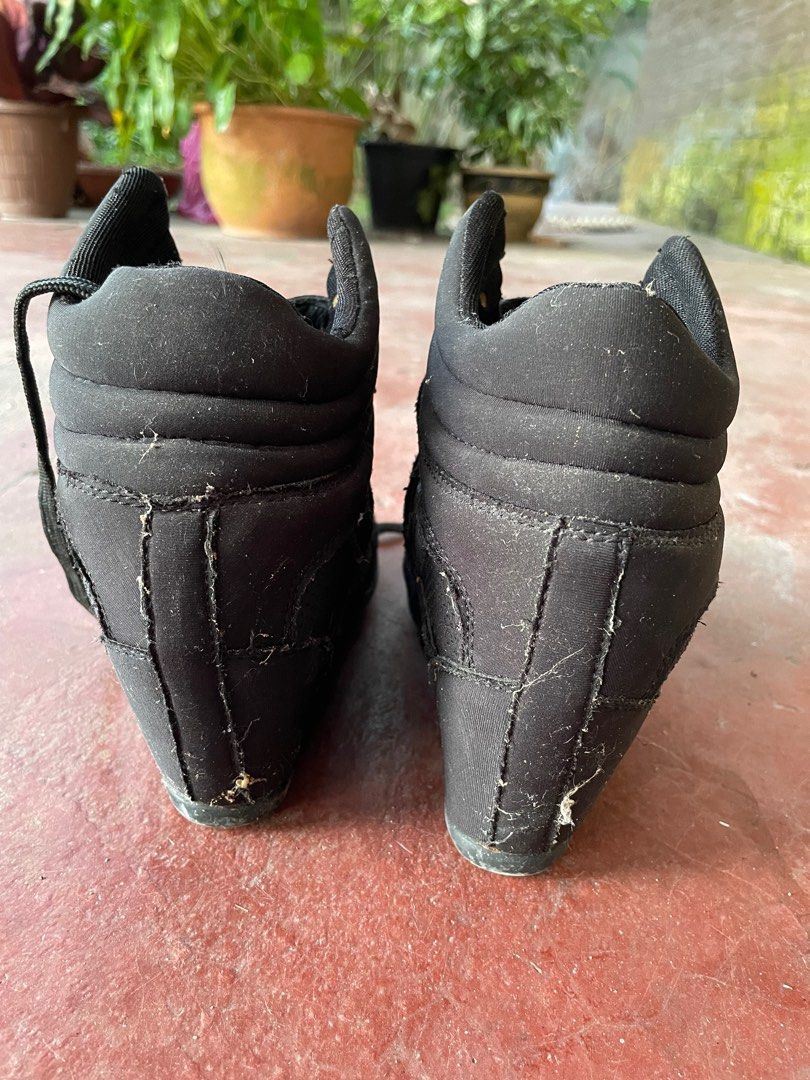 Zalora sneakers sales