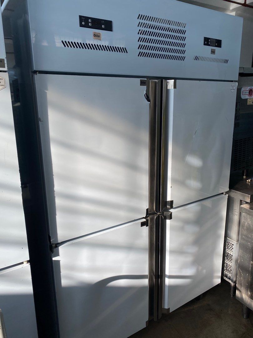 4 door upright combo. Half freezer half chiller. Piping cooling. Free