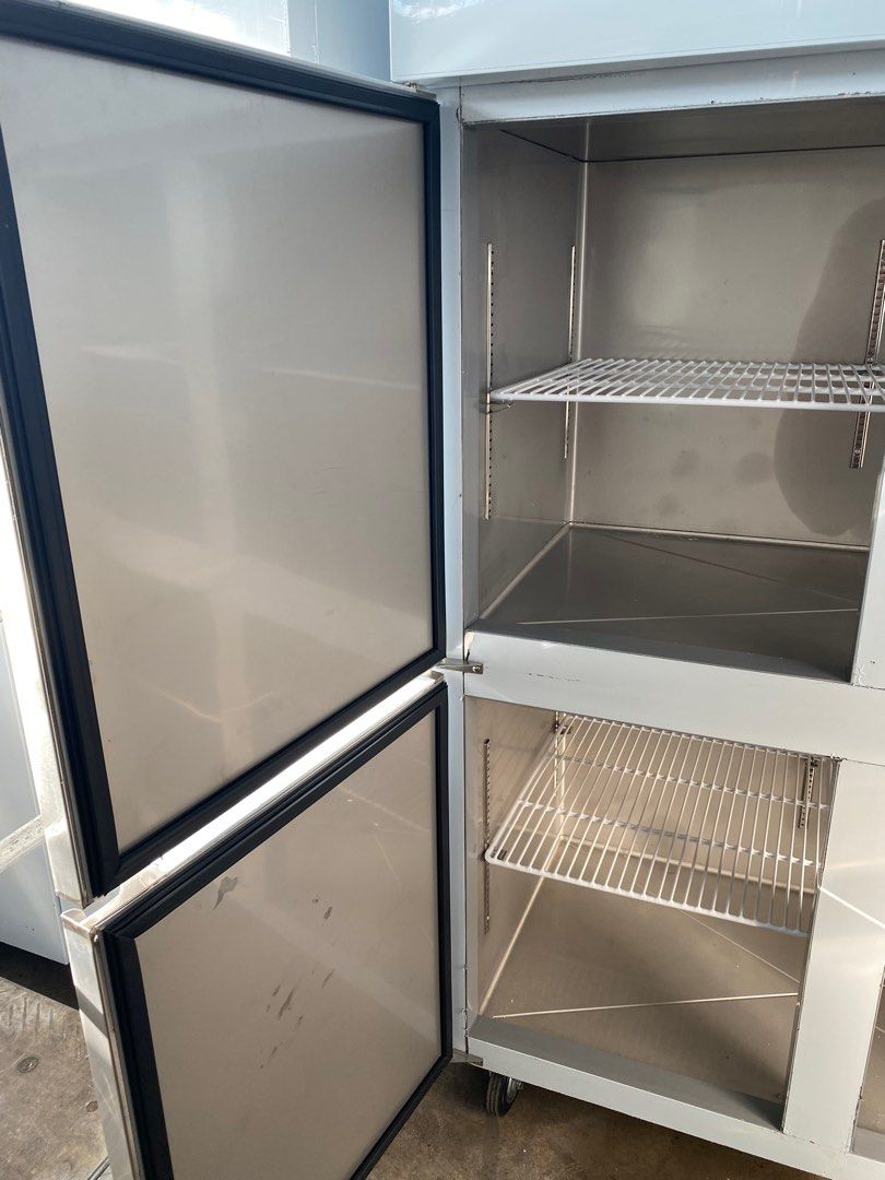 4 door upright combo. Half freezer half chiller. Piping cooling. Free