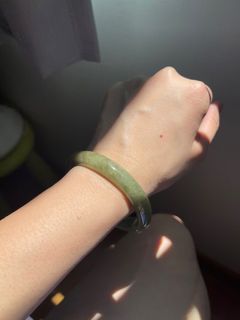 55.5 - jadeite bangle
