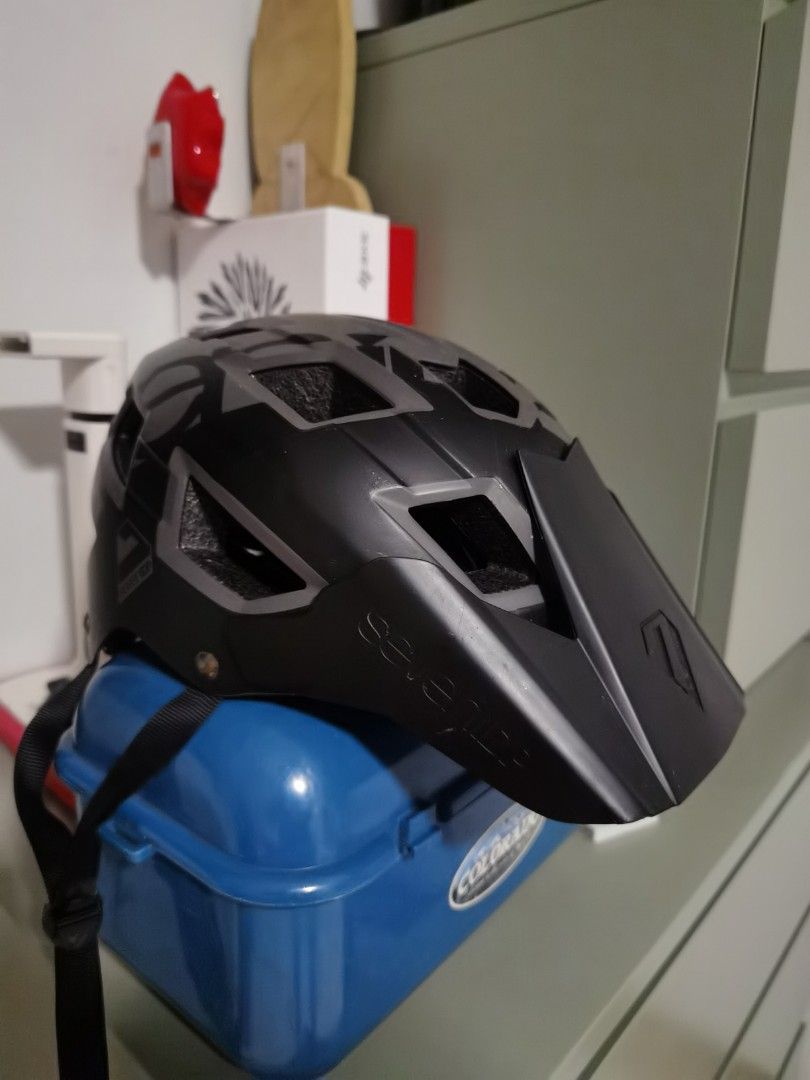 7idp helmet, Sports Equipment, Bicycles & Parts, Parts & Accessories on Carousell 7idp helmet, Sports Equipment, Bicycles & Parts, Parts & Accessories on Carousell