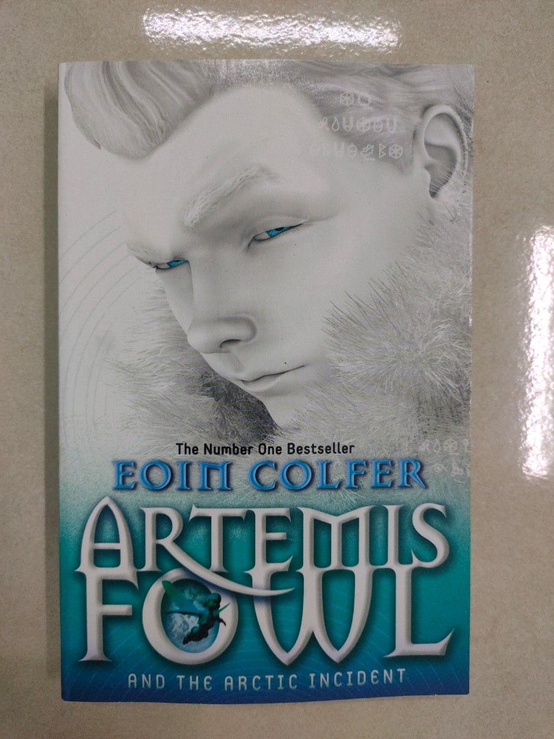 The Arctic Incident (Artemis Fowl, #2) by Eoin Colfer
