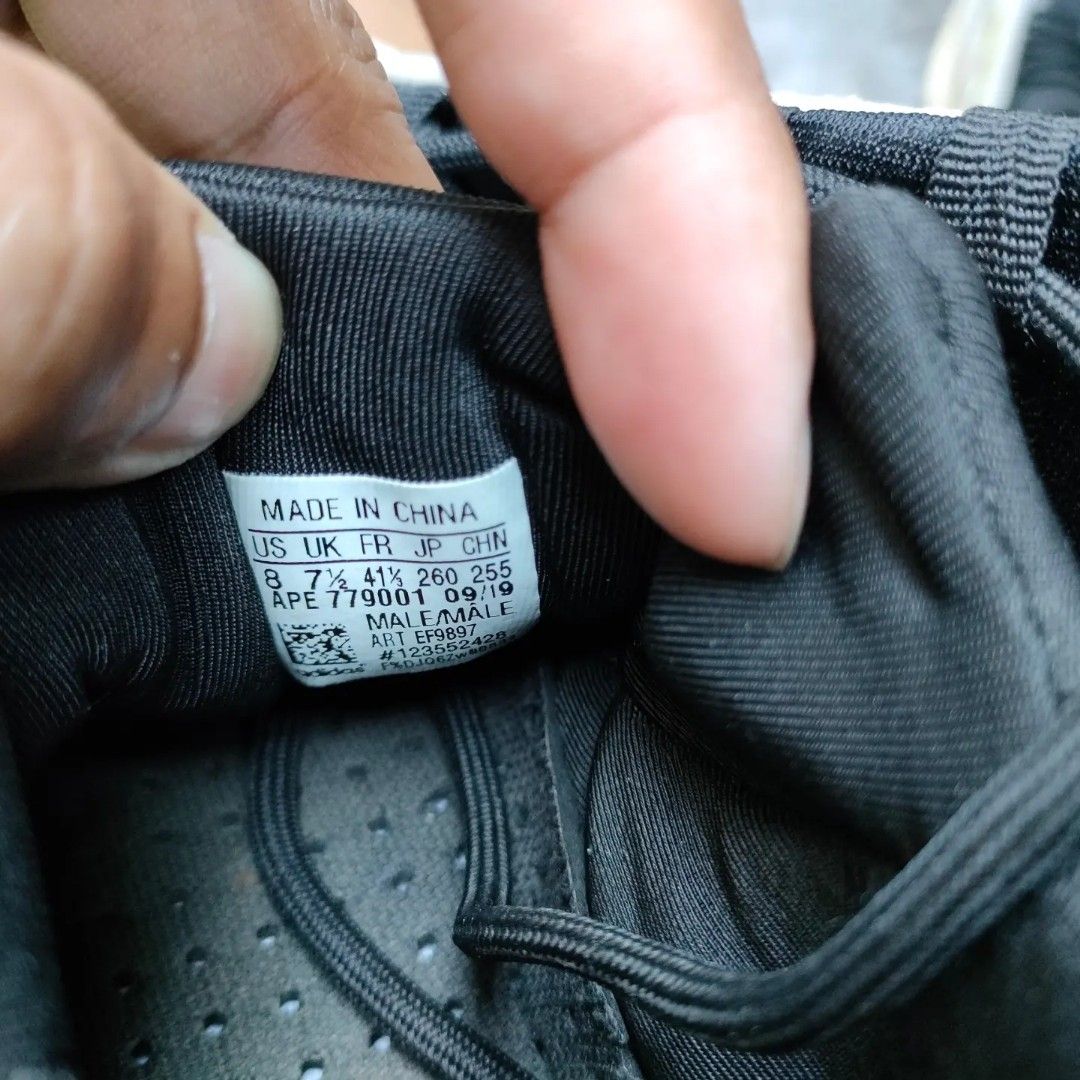 Adidas Yeezy 700 v3