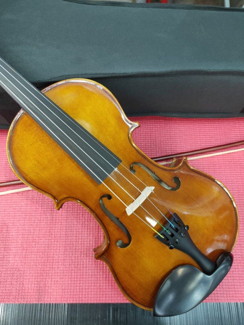 Amadeus shop violin shop