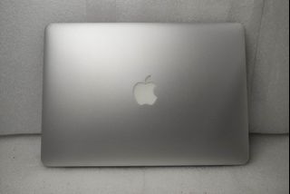 Apple MacBook Air Early 2015 (i5 5th gen/4gb ram/120gb ssd)