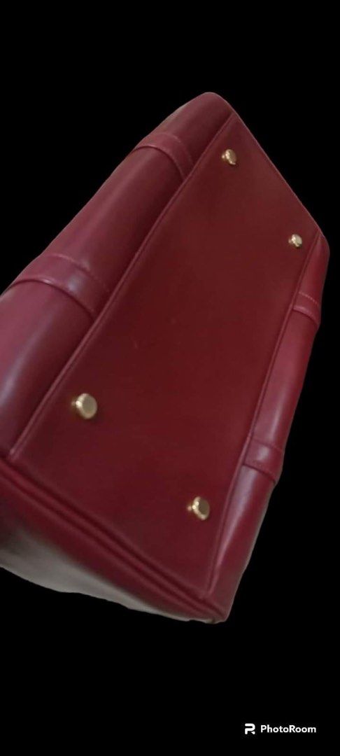 Authentic Leonardo Cenbale doctors bag ITALY (Category: Luxury Bags & Wallets) located in Alcala. Submitted by jiysha (Listing ID 1233621470, Image 3). Description: With dust bag and box. Unused bag .