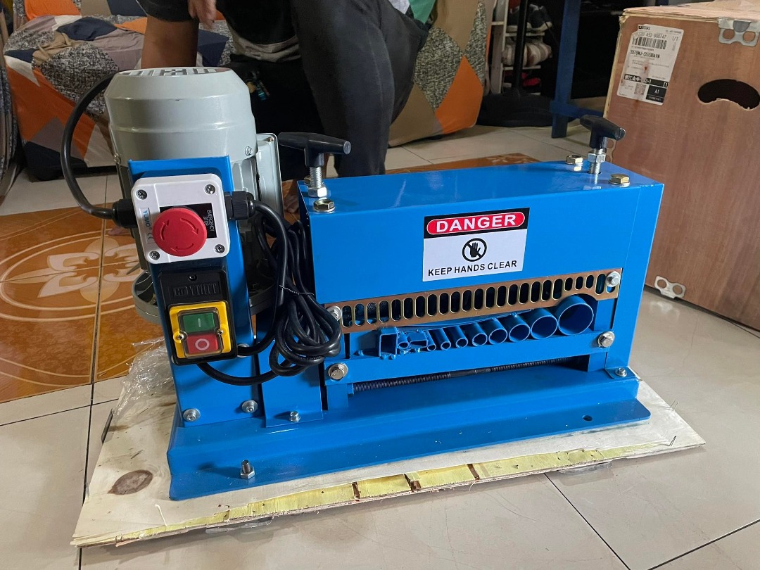 Automatic Scrap Cable Wire Stripper Machine Waste Copper Wire Stripping ...
