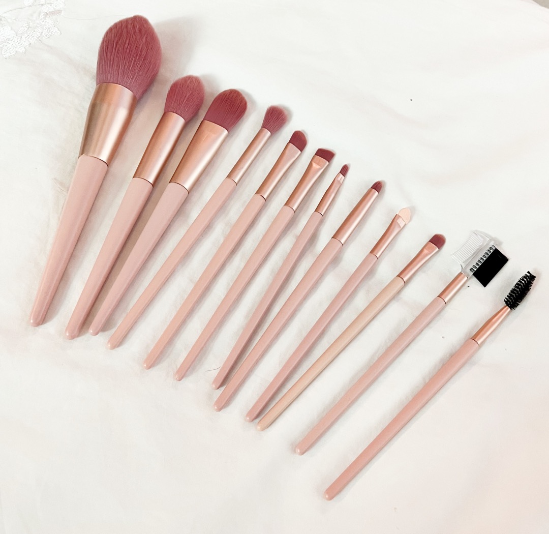 Blush Brush Set, Beauty & Personal Care, Face, Makeup on Carousell