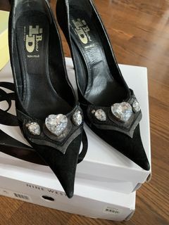 Browns suede heels